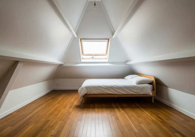 Combles aménagés en chambre sous rampants à Caudéran, Bordeaux